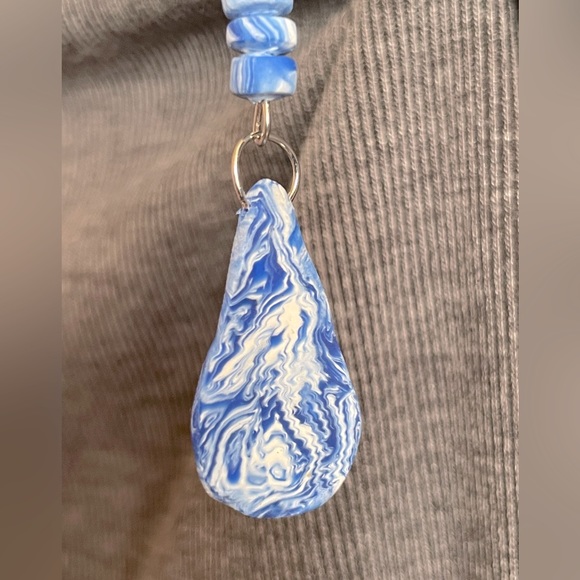 Handmade vibrational dangle earrings - Picture 4 of 5